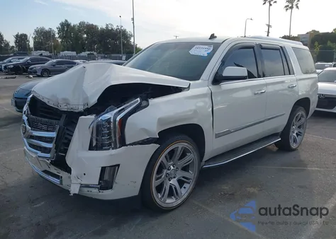 2015 Cadillac Escalade Luxury z USA, uszkodzony, nr VIN 1GYS4BKJ5FR230470